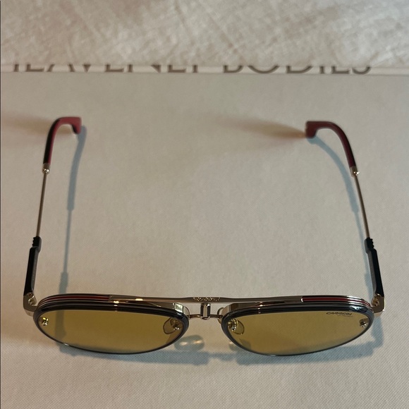 Carrera: Glory Aviator Sunglasses with Yellow Lenses - Picture 5 of 16